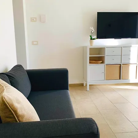 Casa Vicolo Fiori, Quiet Location Very Close To The דירה *